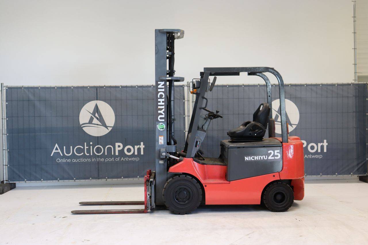 Nichiyu FB25PN-75-600MSF Elektrogabelstapler 1350 kg 6,0 m