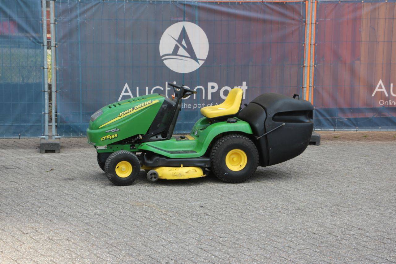John Deere LTR166 Petrol Riding Mower