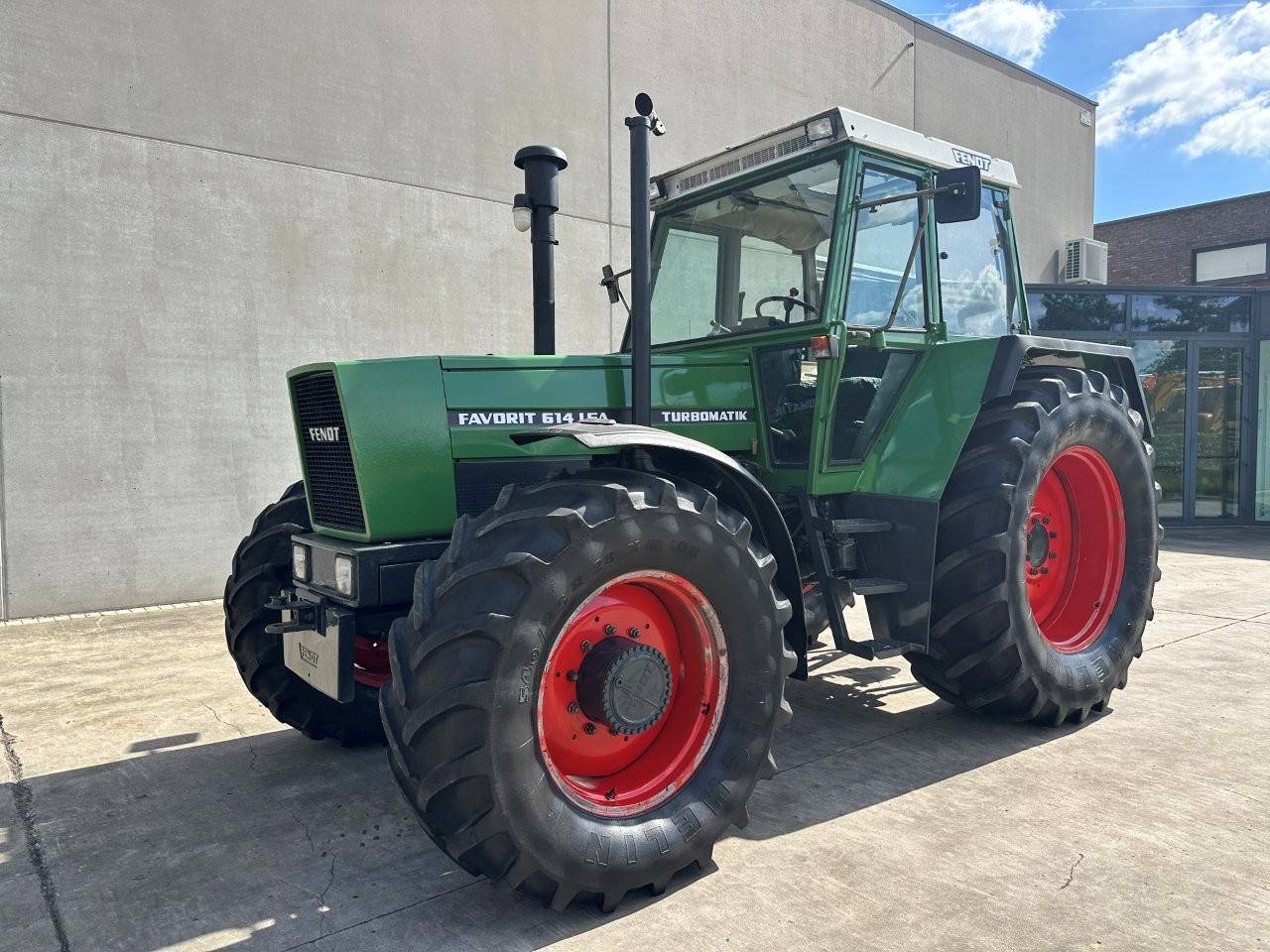 Agricultural tractor Fendt FAVORIT 614 LSA Diesel