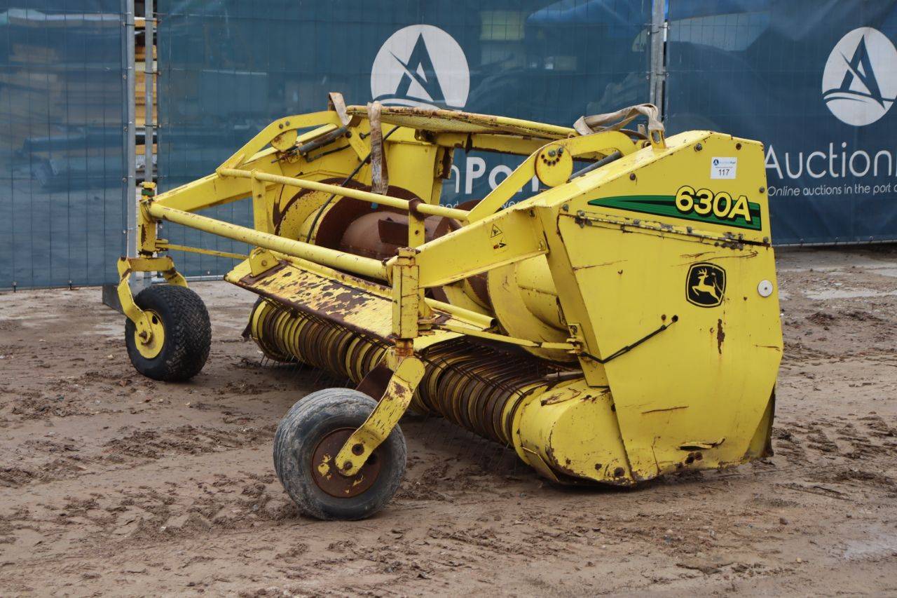 Forage harvester John Deere 630A 2003