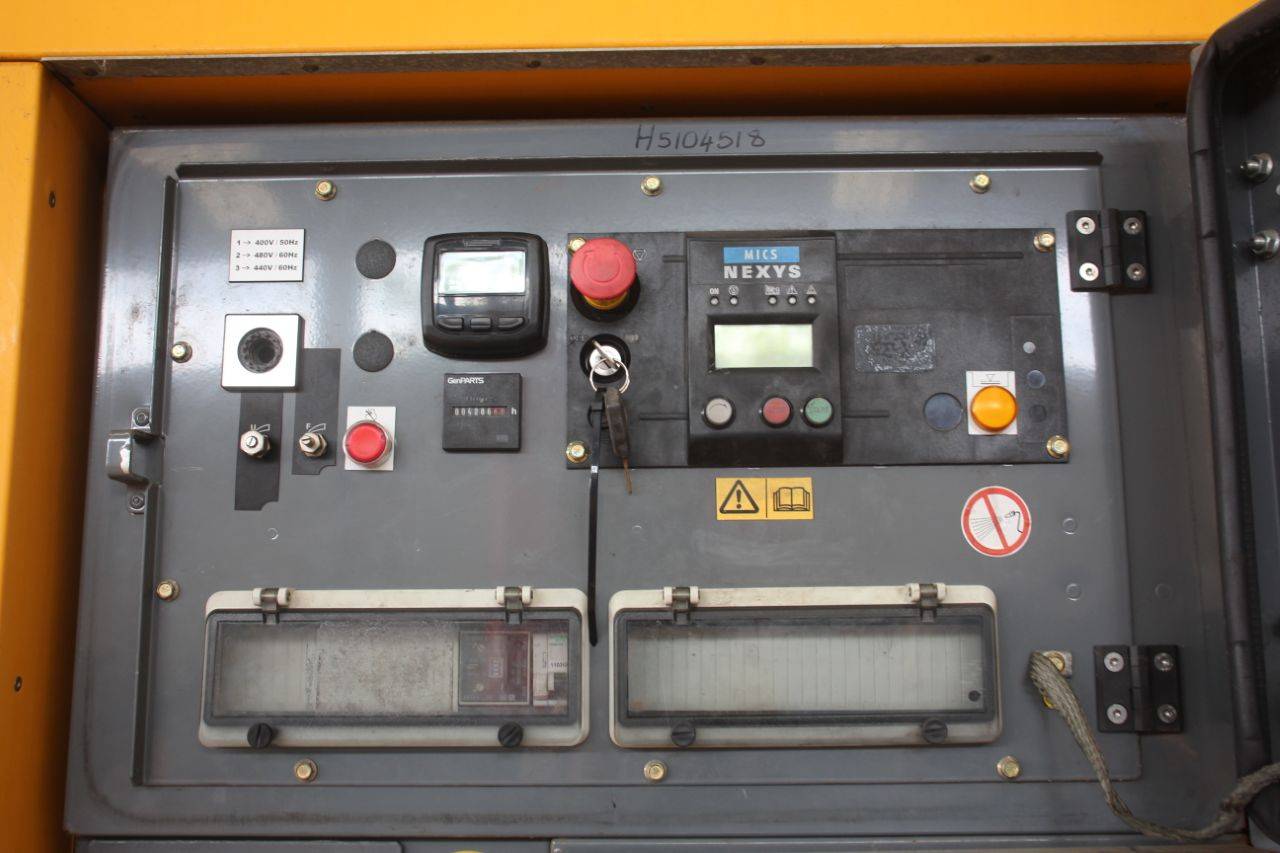 Generator SDMO R110C3 Diesel 2015 100kVA op Aanhangwagen veili...