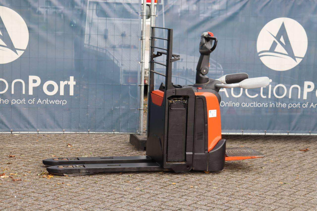 Toyota LPE200 Electric Pallet Truck 2000kg 2018