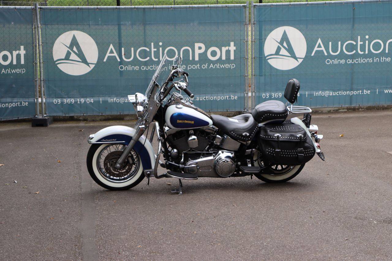 Motorcycle Harley-Davidson HERITAGE SOFTAIL CLASSIC Gasoline 2010 (Margin)