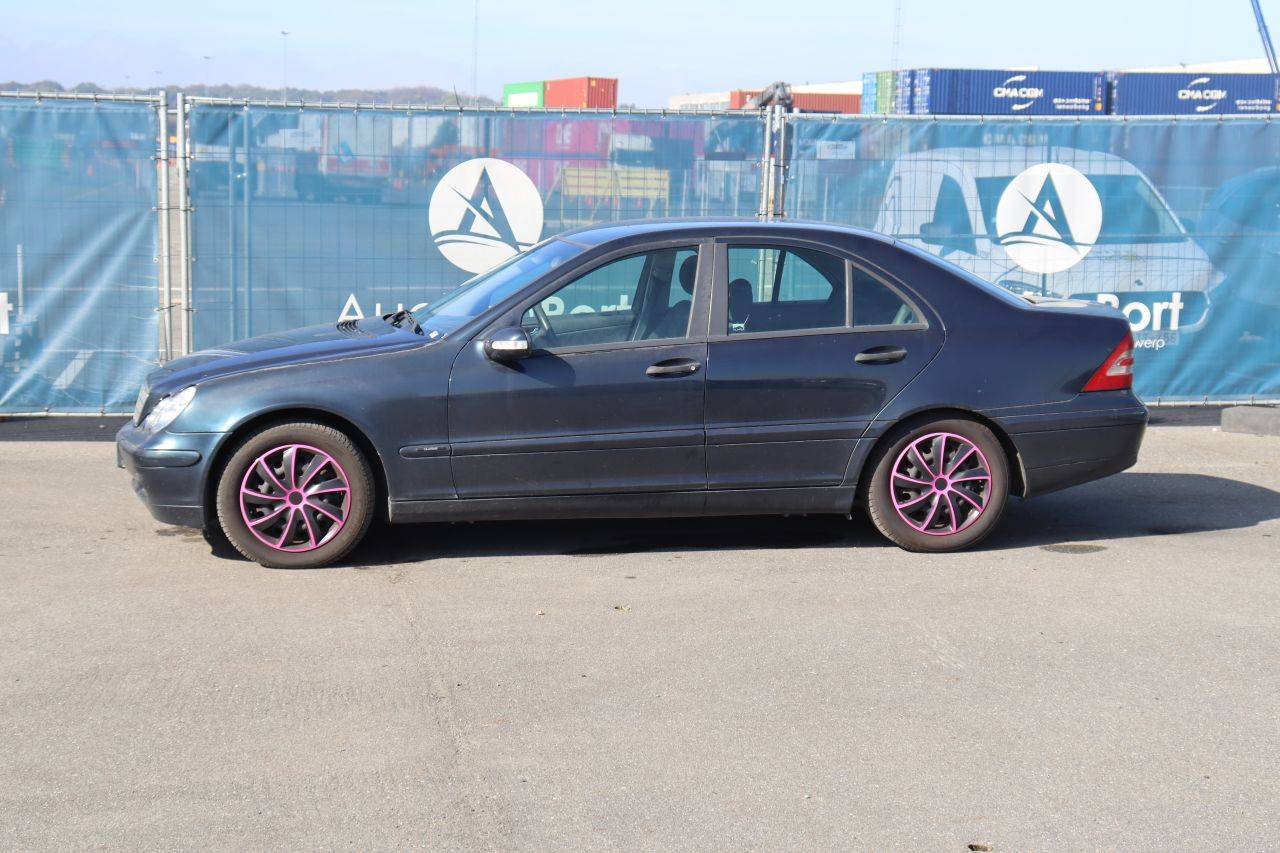 Passenger car Mercedes-Benz C 200 Diesel 122hp 2004 (Margin)