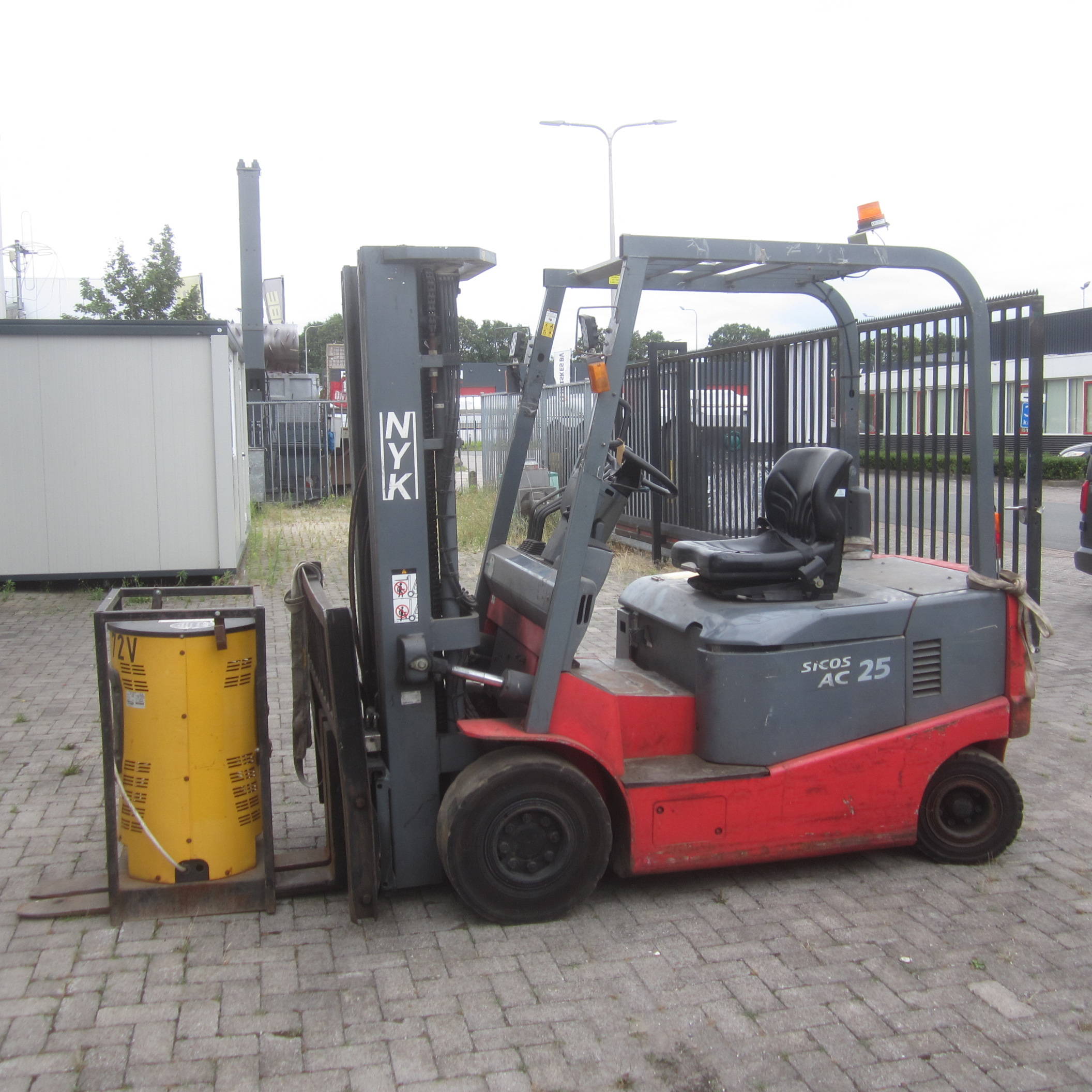 Forklift Nyk-Nichiyu FPC25PN Electric 2500mg 4.7m 2007