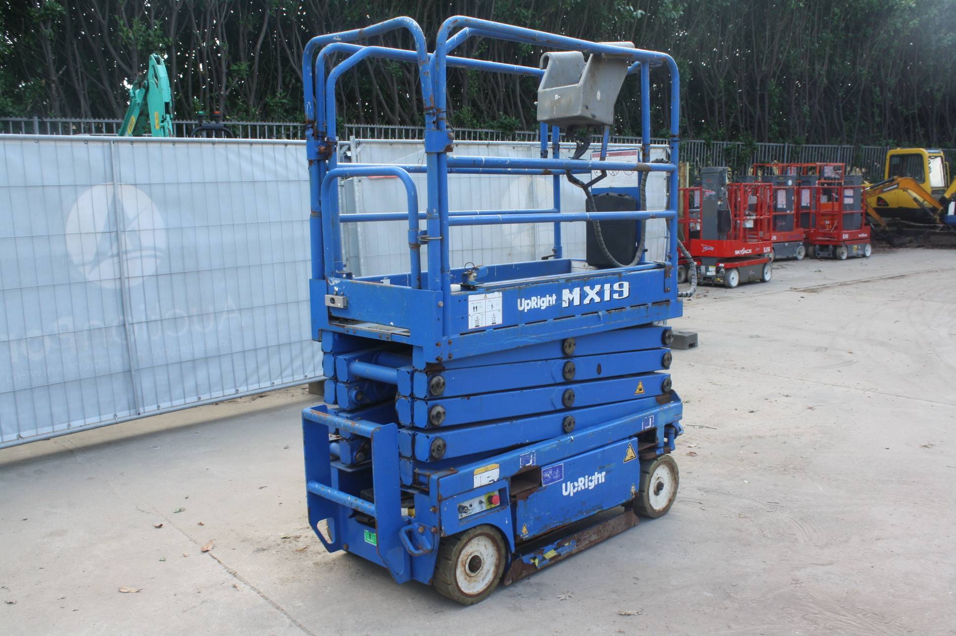 Scissor lift Upright MX19 Electric 7.8m