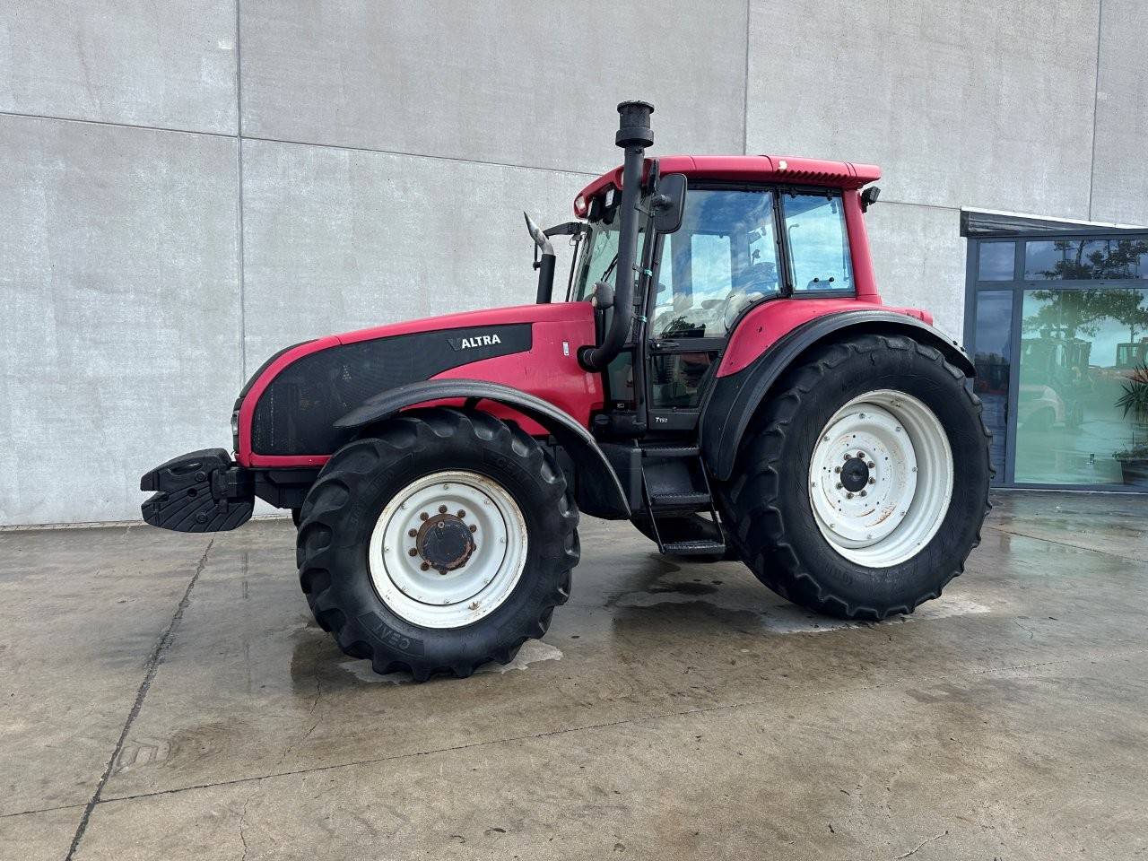 Agricultural tractor Valtra T150 Diesel 2005