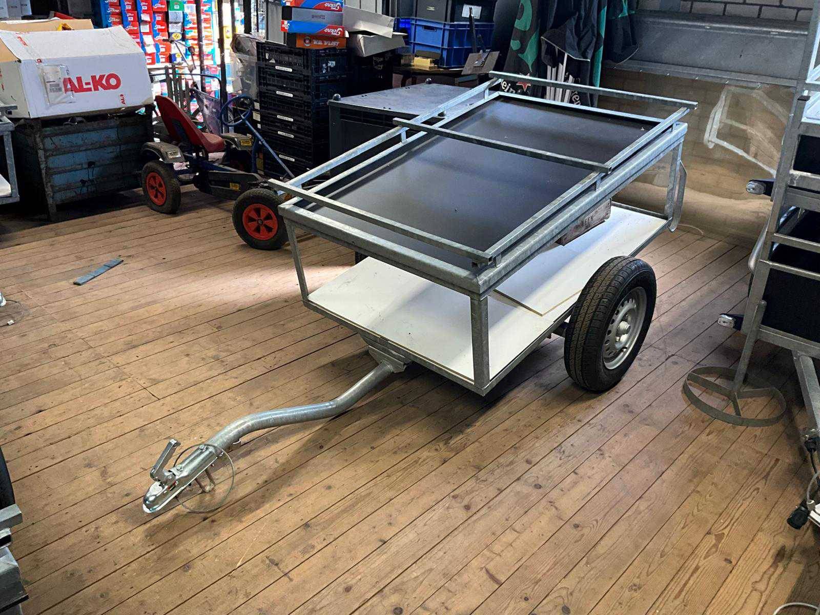 Pineapple luggage trolley