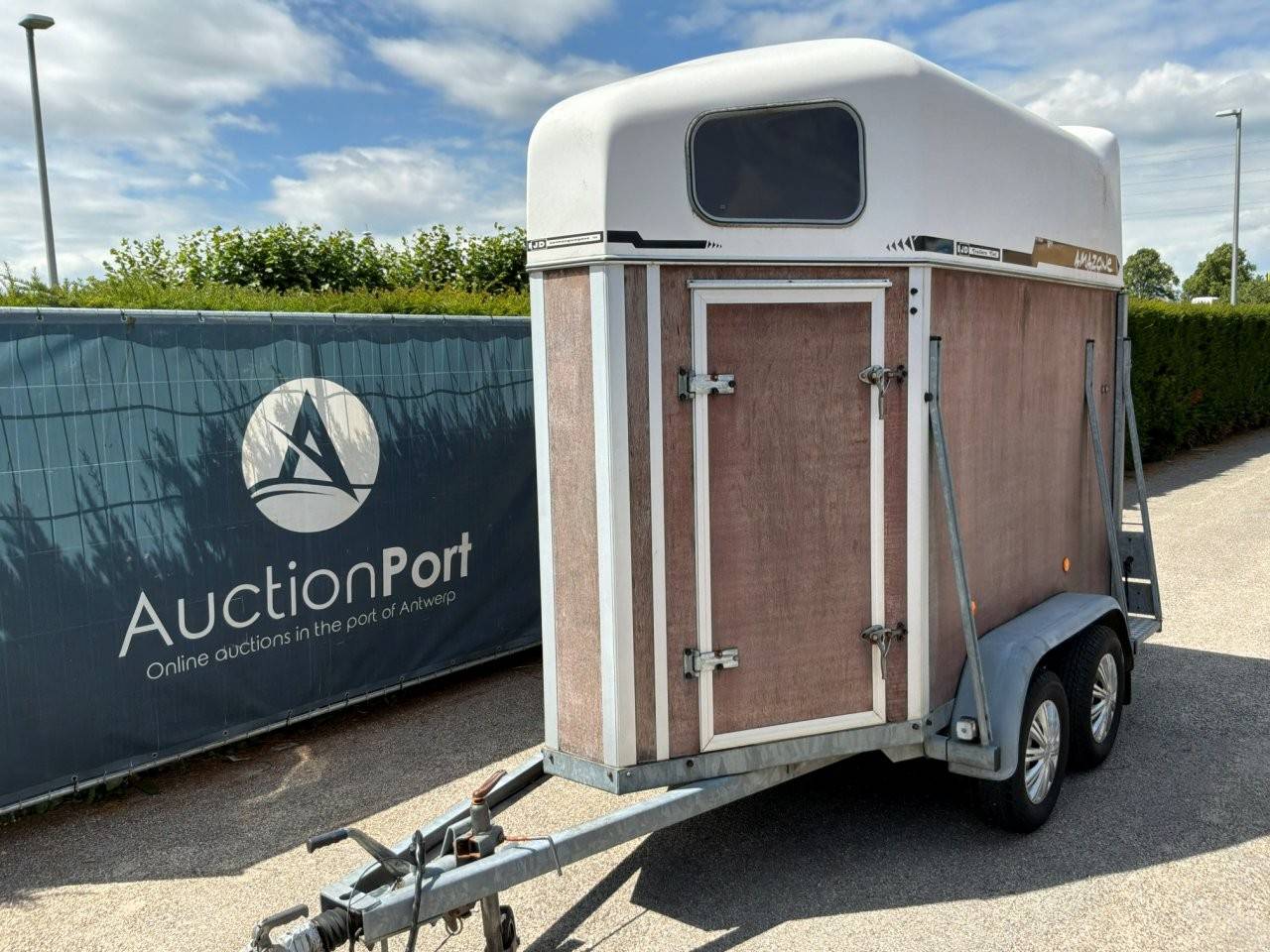 Horse trailer Henra PTN-13 2002 (Margin)