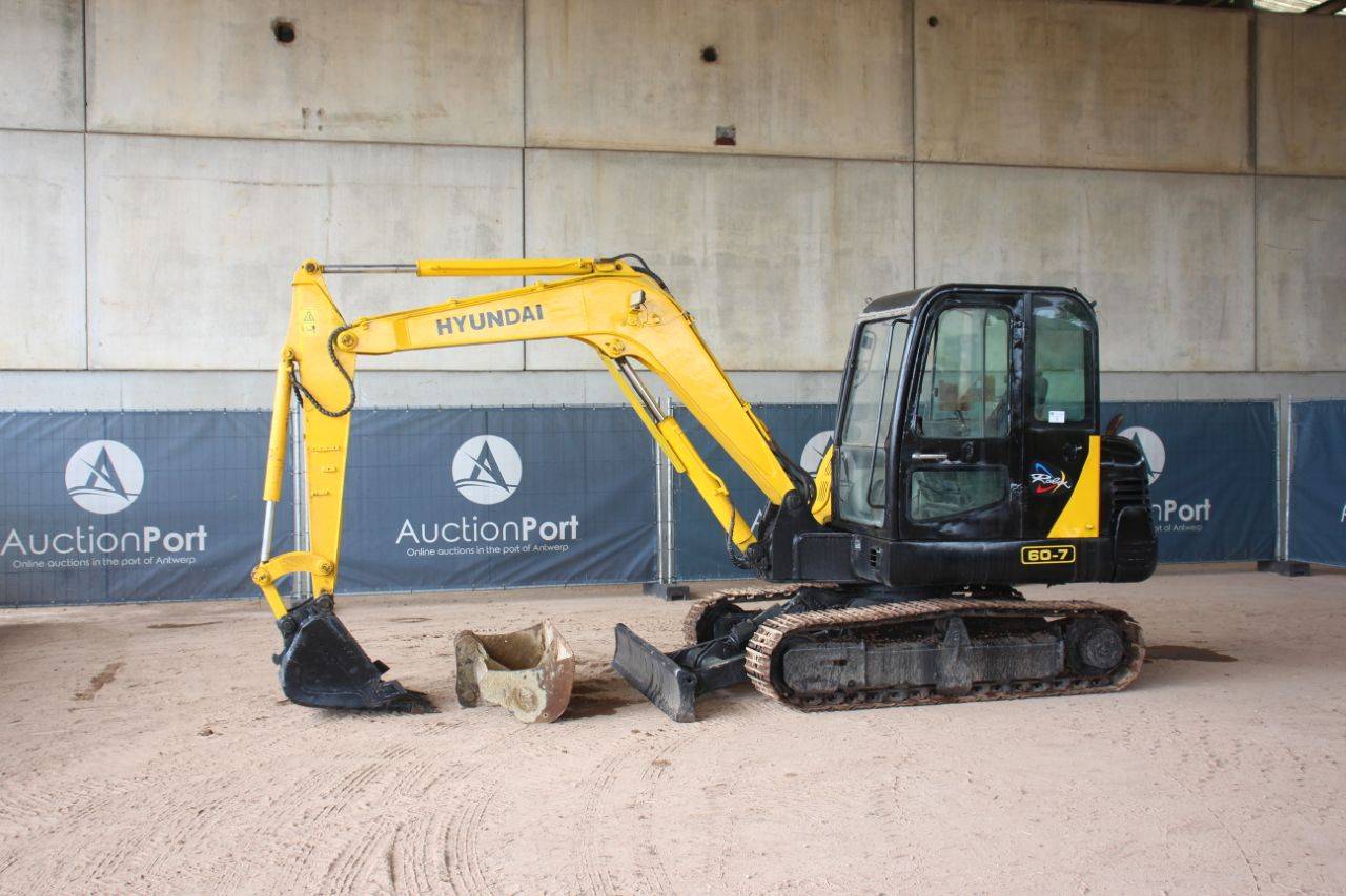 Crawler excavator Hyundai R60-7 Diesel 53kW 2012
