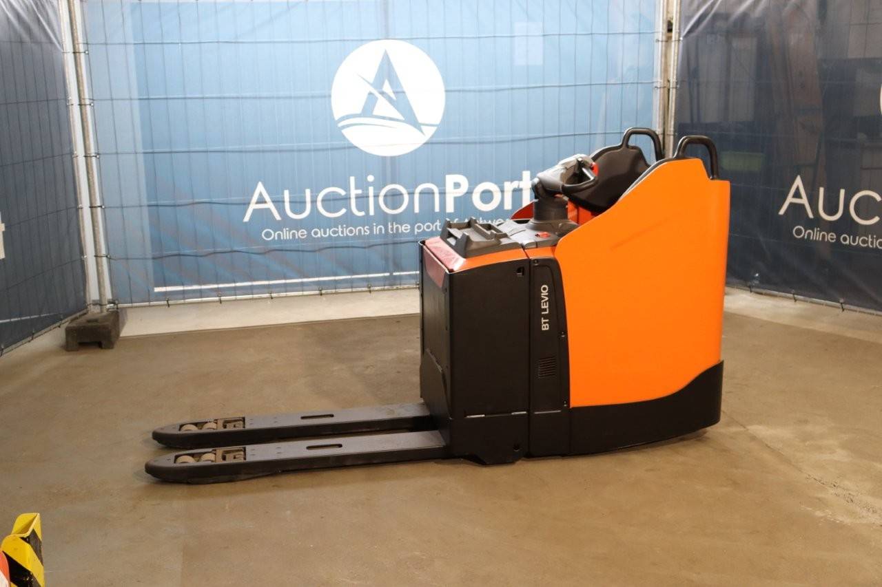 Pallet truck Toyota LPE220 Electric 2200kg 2018