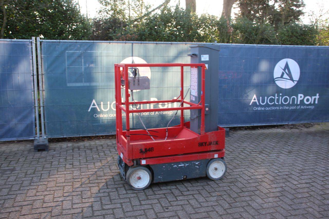 Skyjack SJI46 Electric Mast Lift