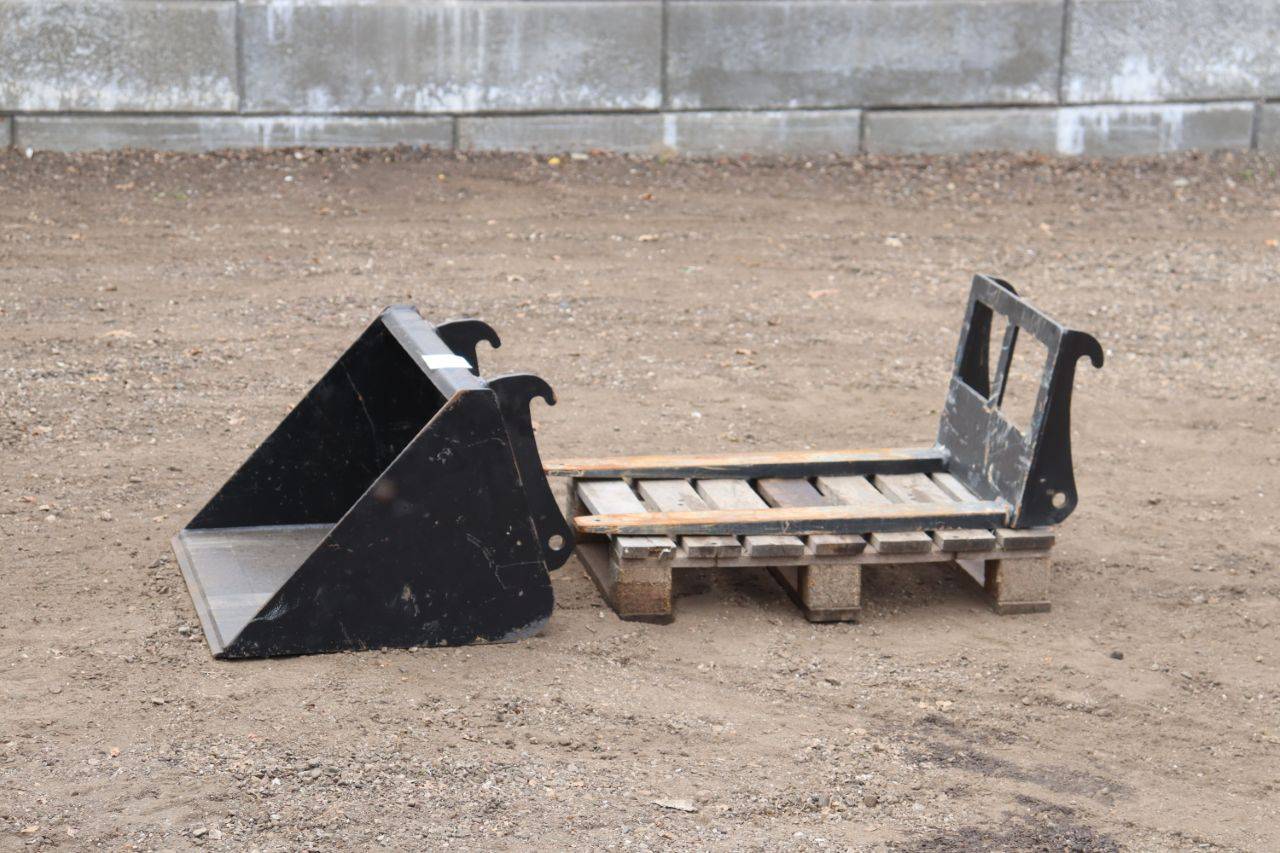 Soil bucket + Pallet forks