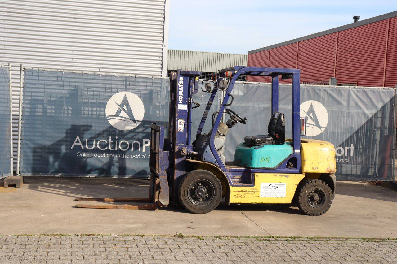 Komatsu FD25T-12 Diesel-Gabelstapler, 2500 kg, Baujahr 2002