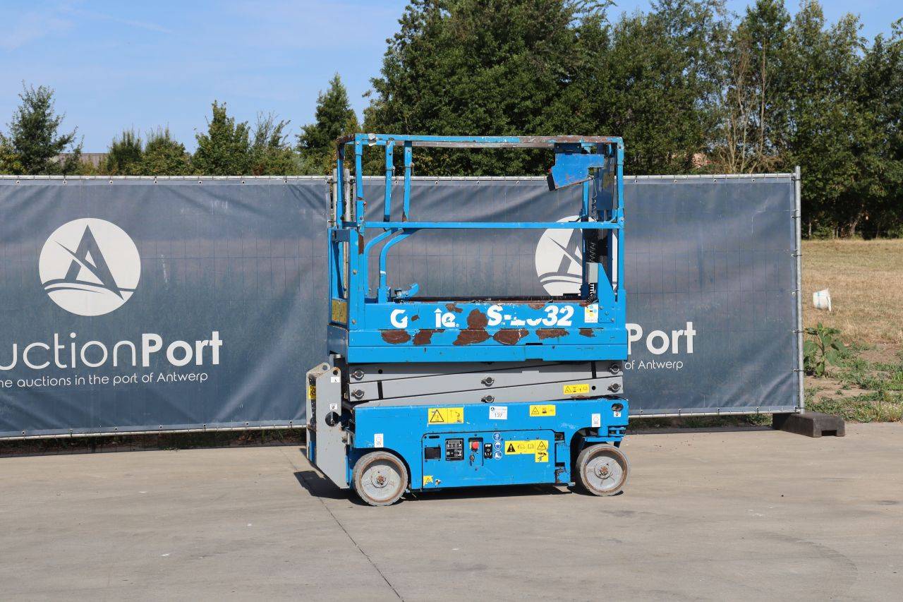 Scissor lift Genie GS-1532 Electric 6.4m 2017