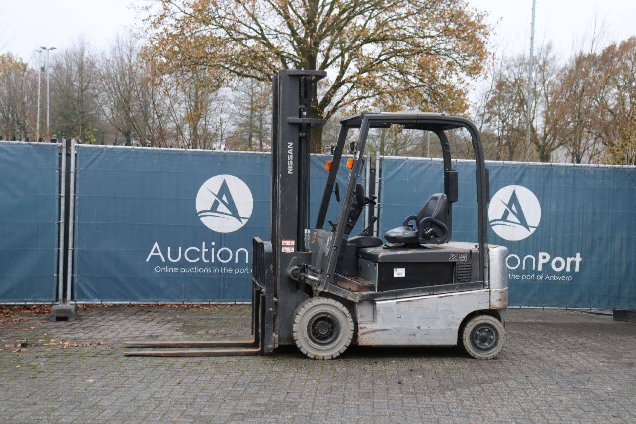 Forklift Nissan 1Q2L25Q Electric 1650kg 6.0m 2011