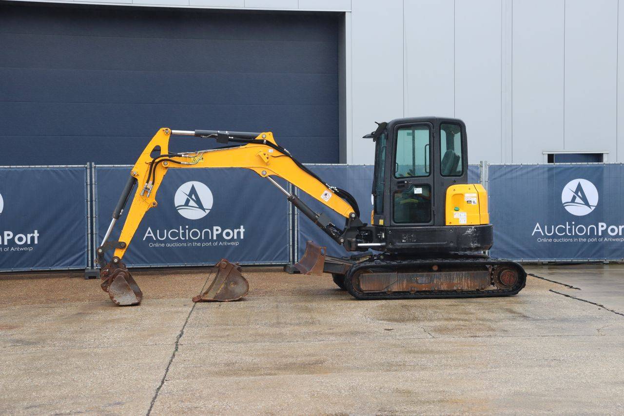 Pelle sur chenilles Bobcat E50 Diesel 36 kW 2016
