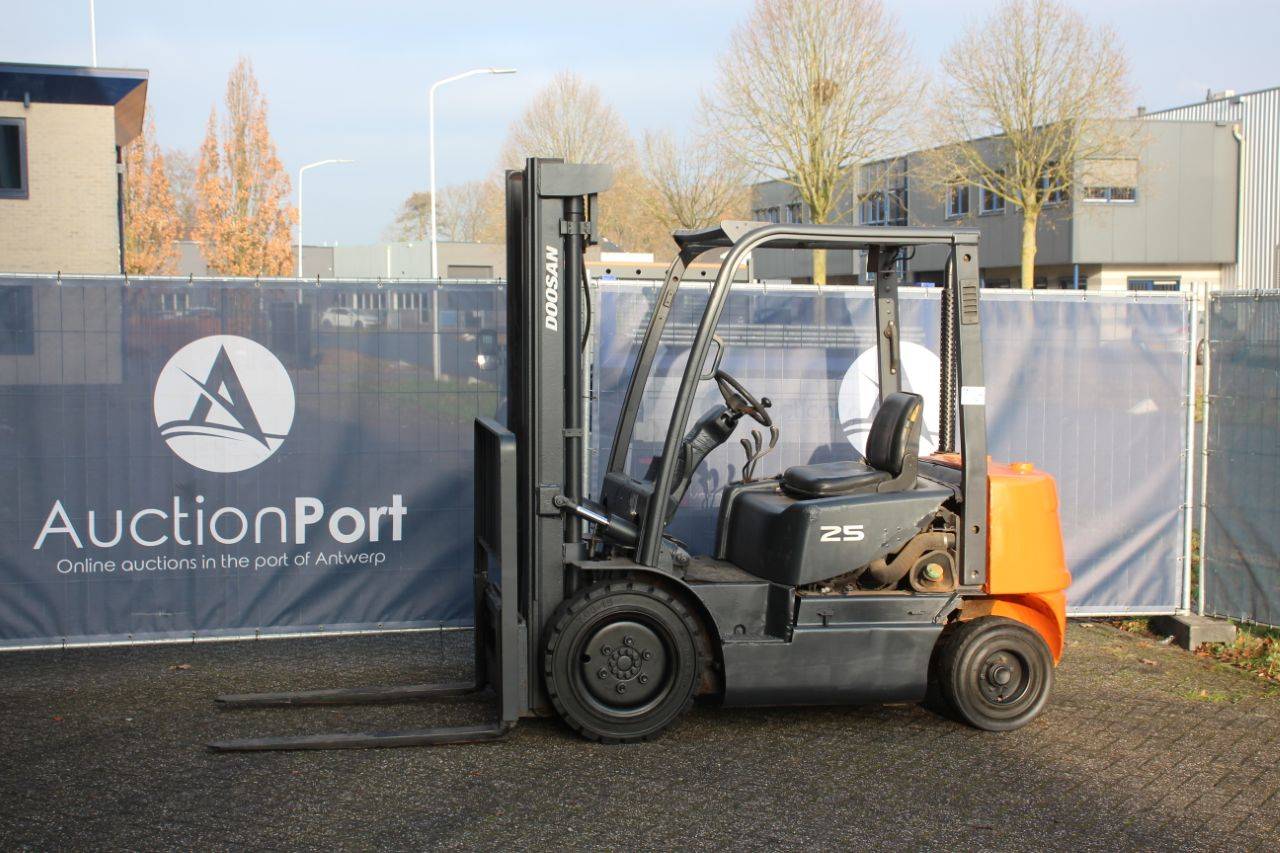 Forklift Doosan D23S-3 Diesel 2500kg 3.5m 2011