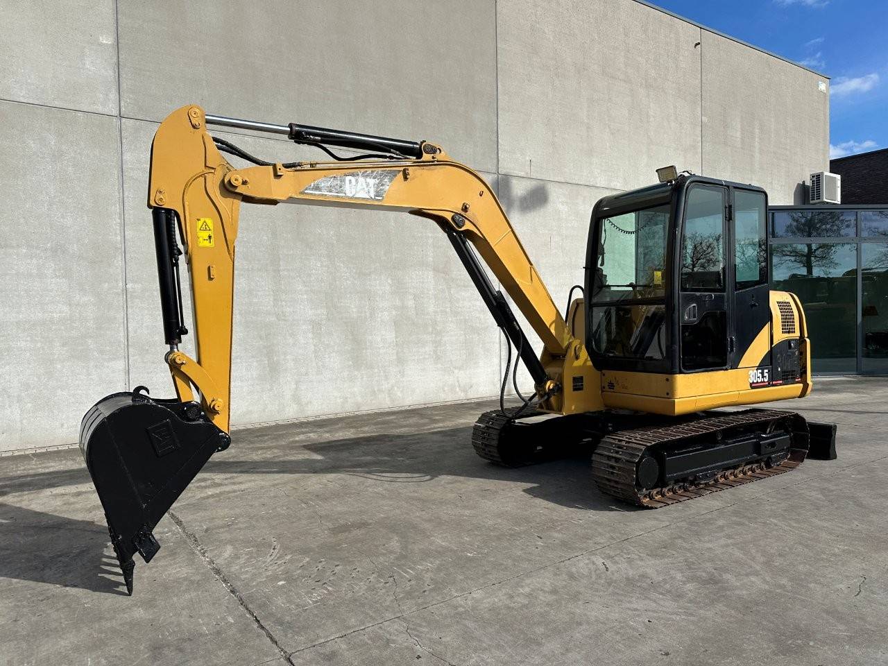 Midi excavator Caterpillar 305.5 Diesel 2013