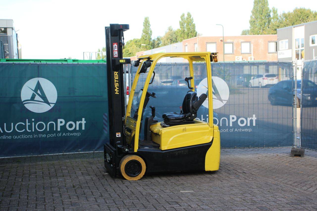 Hyster J2.0XNT Electric Forklift 1910kg 3.93m 2015