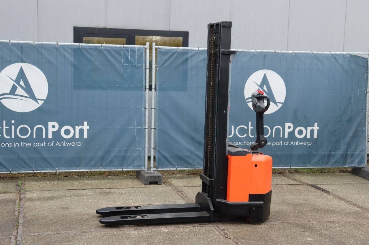 Stacker BT SWE 100 Electric 1000kg 2006