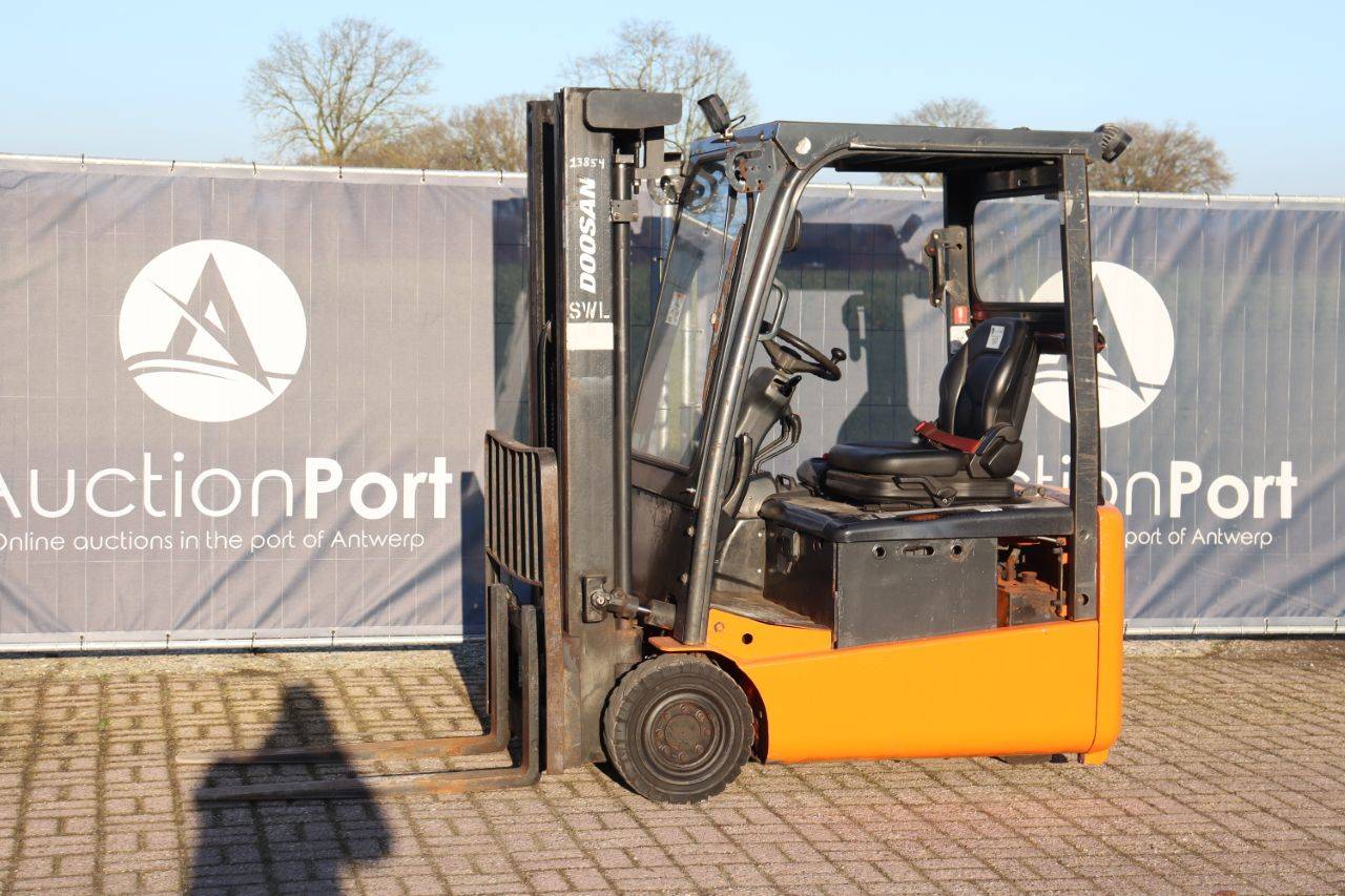 Doosan B15T-5 Electric Forklift 1500kg 4.75m 2011