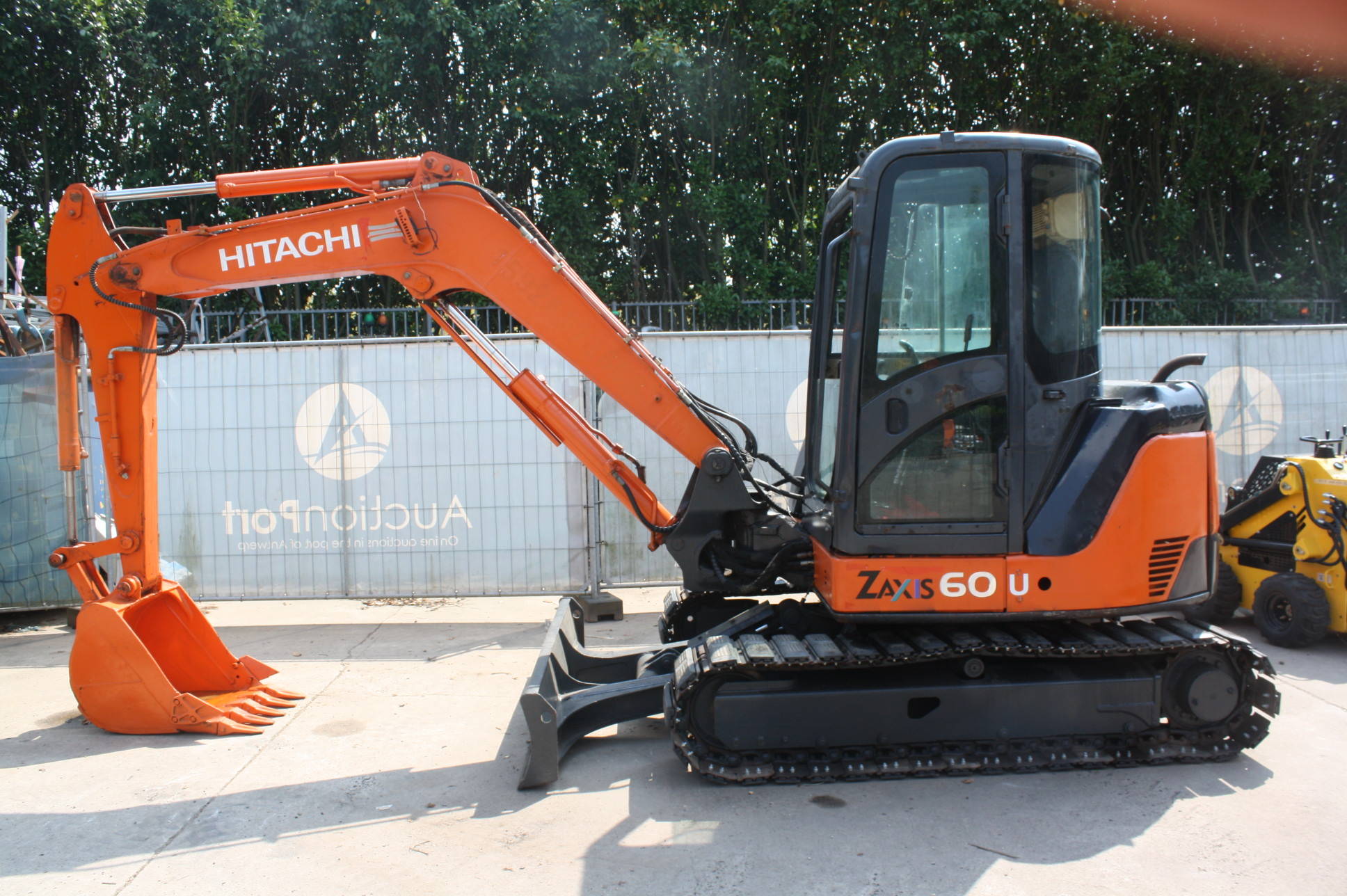 Escavadeira de esteiras Hitachi ZX60U Diesel 2013