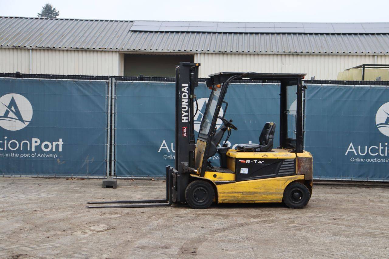 Forklift Hyundai 18B-7 Electric 1650kg 2009