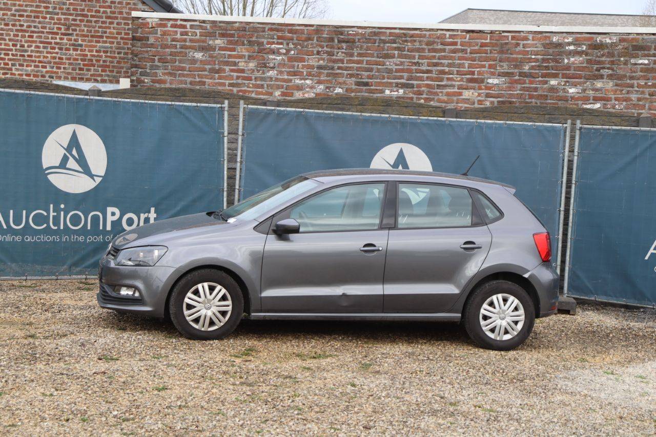 Passenger car Volkswagen Polo Petrol 2016 (Margin)