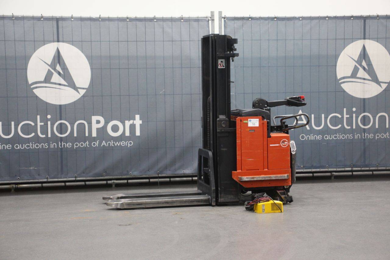 Stacker BT Electric 1250kg 3.35m 2001
