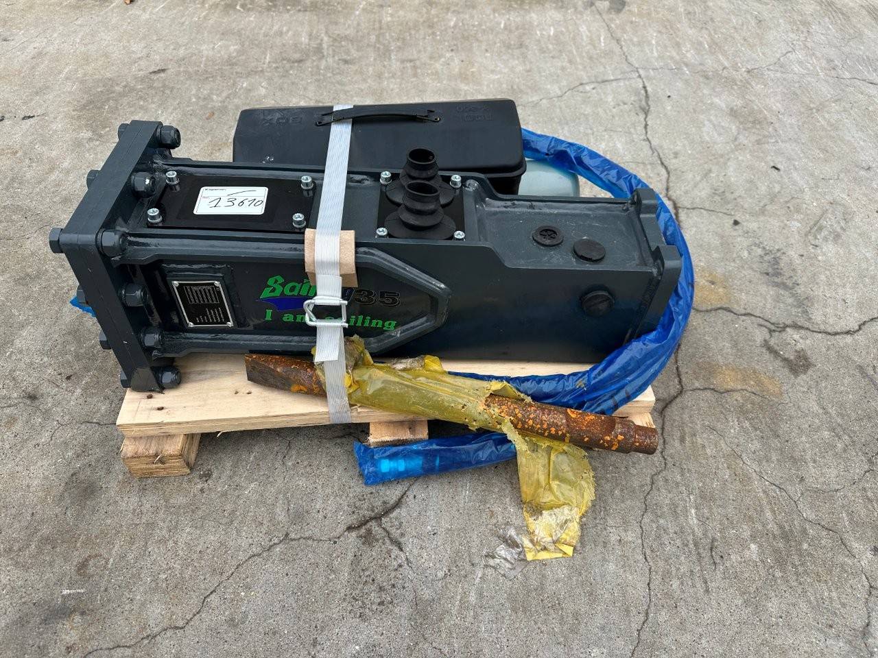 Hydraulic Hammer Sailing 35 2025