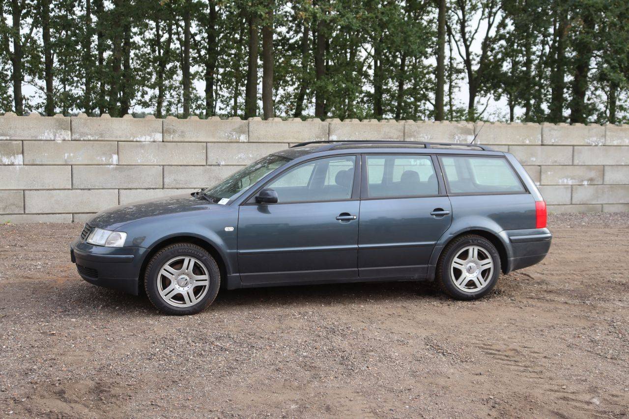 Volkswagen Passat V6 Benzina Station Wagon 193 CV 2000