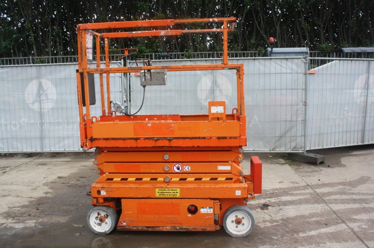 Scissor lift SkyJack SJ3219 Electric 8m 2015