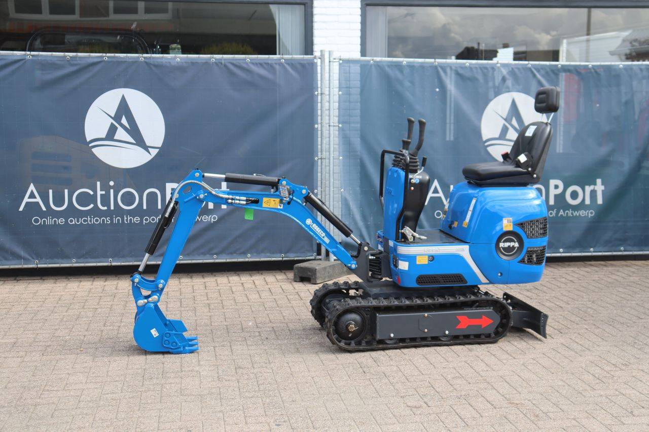Miniexcavadora diésel Rippa R06 de 8,2 kW, modelo 2025.