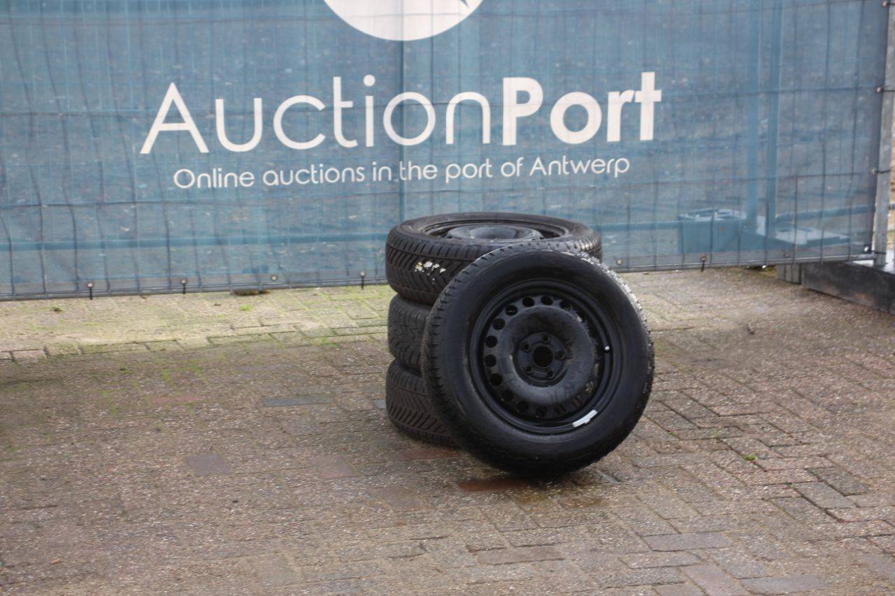 Tires Kormoran 185/65 R 15 92 V with rim 4 pieces (margin)
