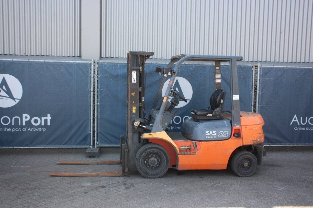 Forklift Toyota 62-7FDF25 Diesel 2500kg 4.7m 2000