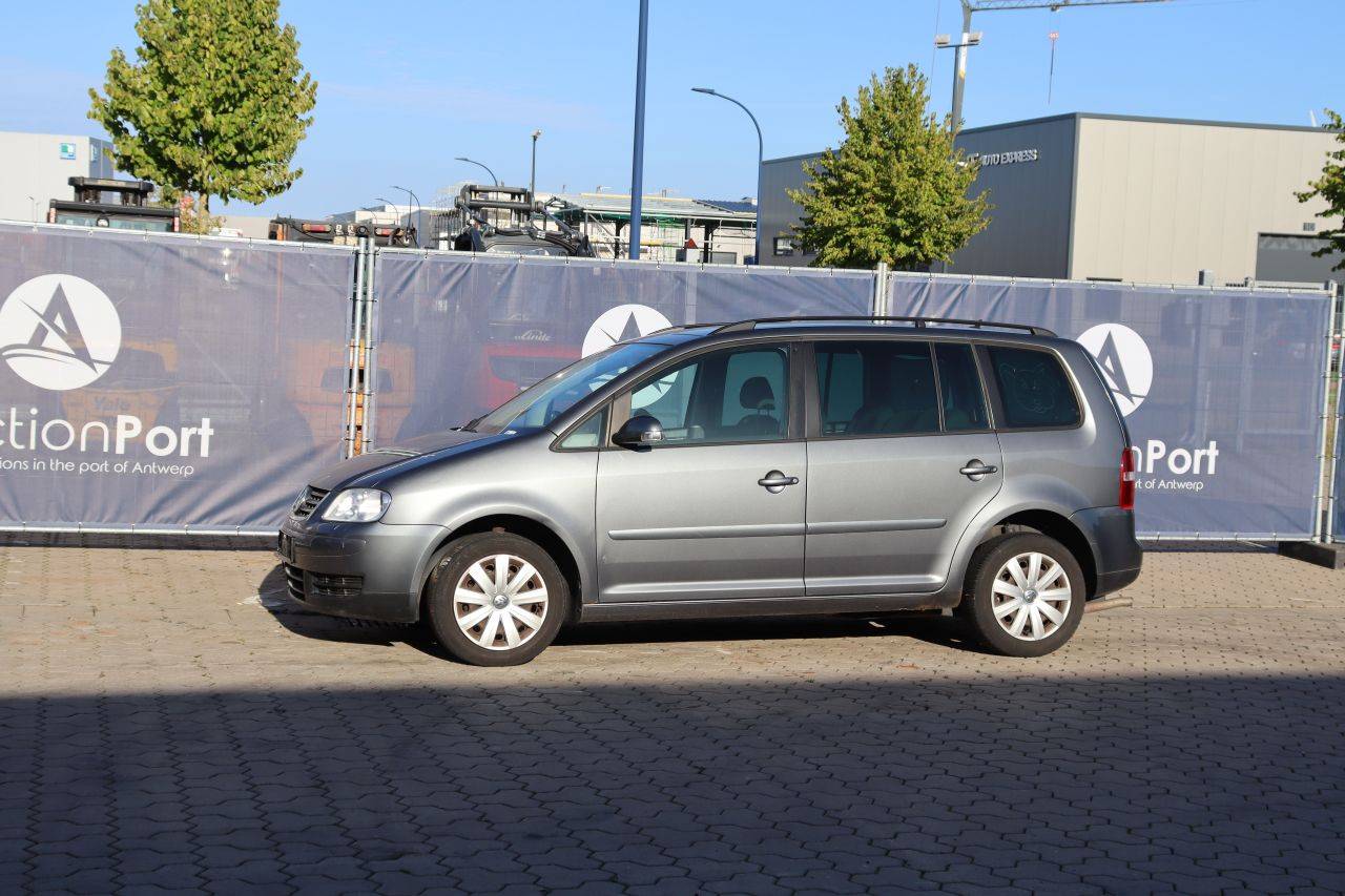 Volkswagen Touran Station Wagon Petrol (Margin)