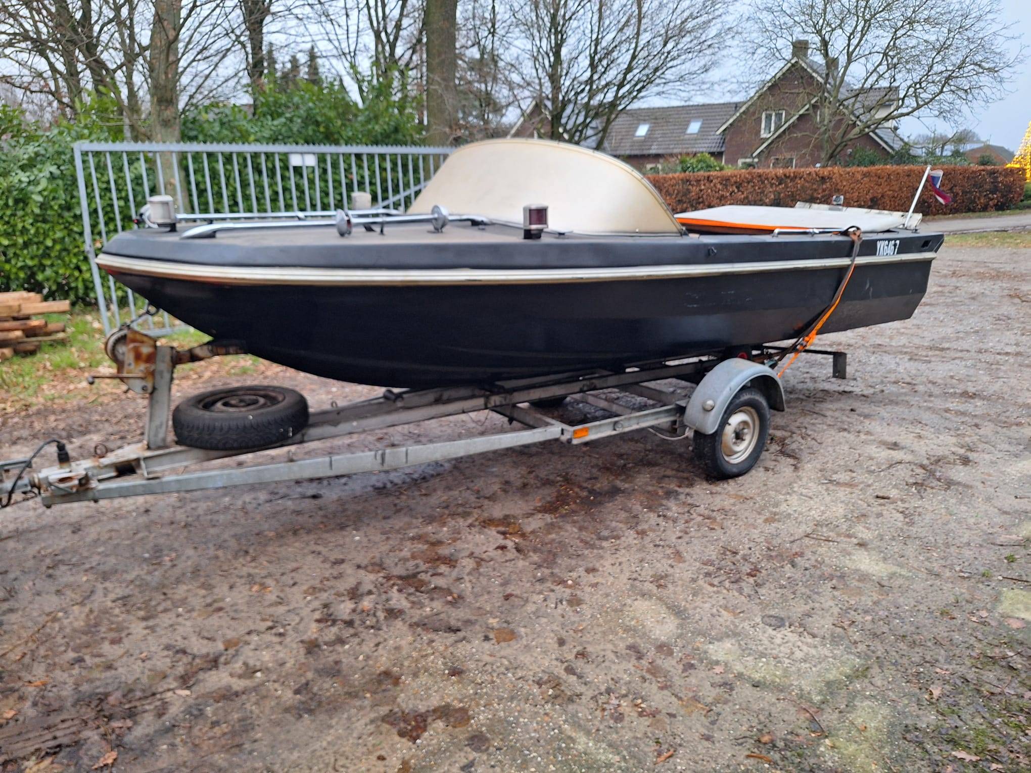 Speedboat