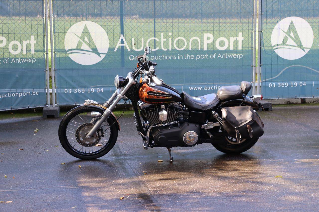 Motorcycle Harley-Davidson DYNA WIDE GLIDE Petrol 2013