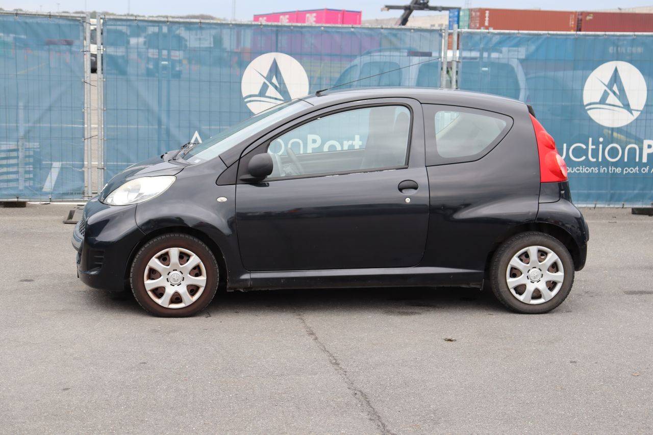 Passenger car Peugeot 107 Petrol 68hp 2010 (Margin)