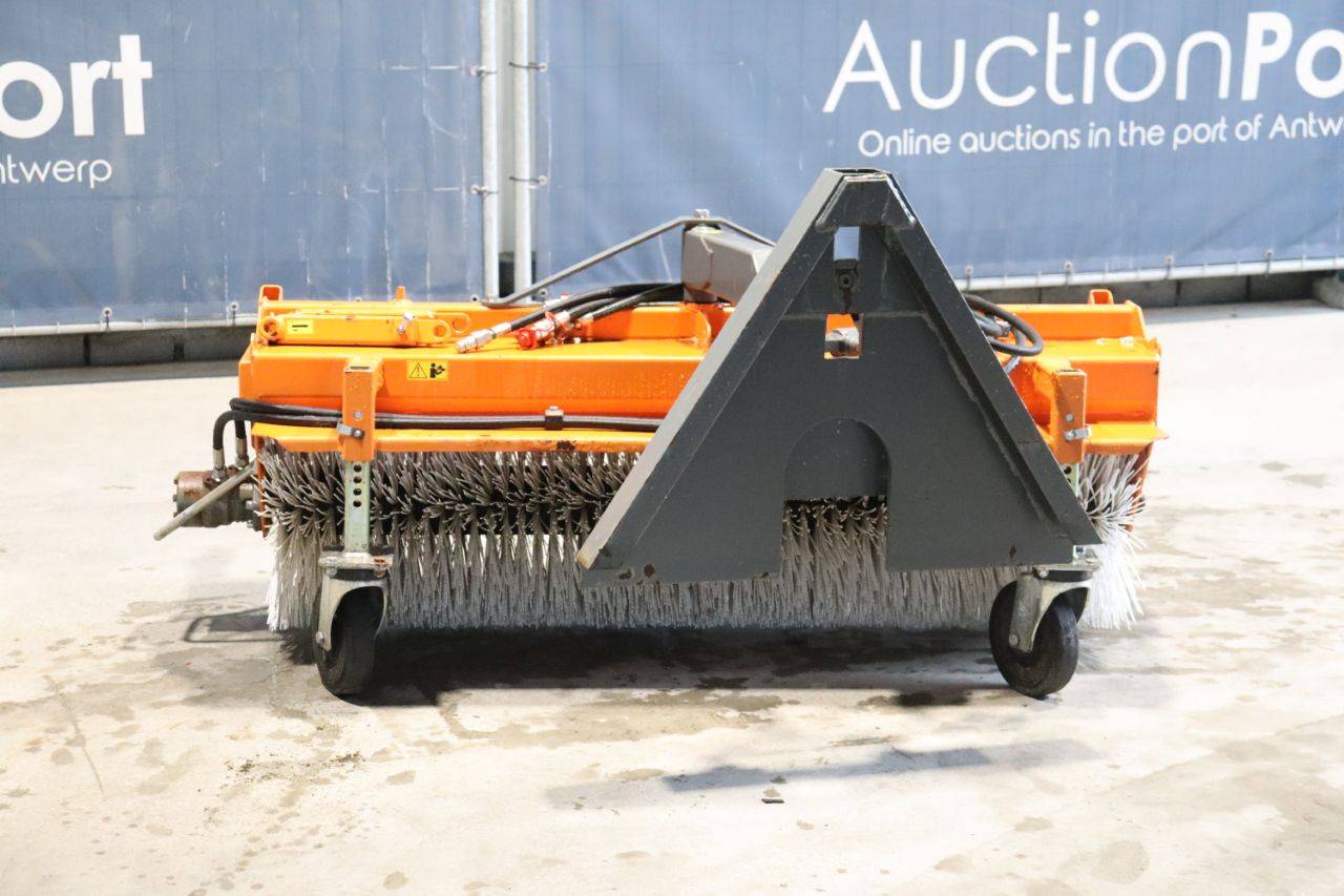 Sweeping brush attachment Bema 1550 2018