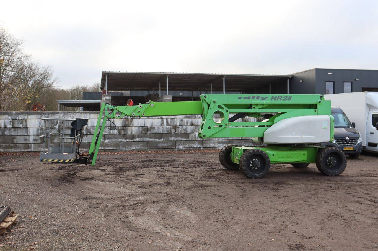 Articulating boom lift Nifty HR28D 4x4 Diesel 28m 2015