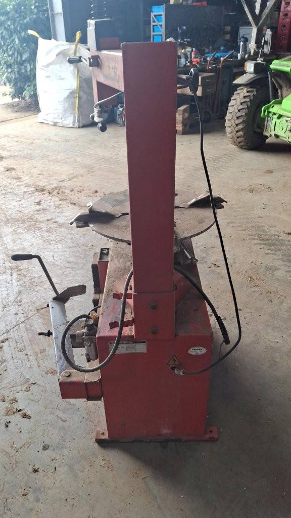 Tire Mounting/Dismounting Machine Tongda LT 430