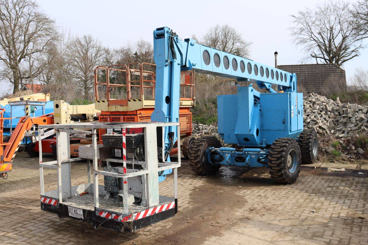 Articulating boom lift Grove AMZ 68 XT Diesel 20.9m 1999