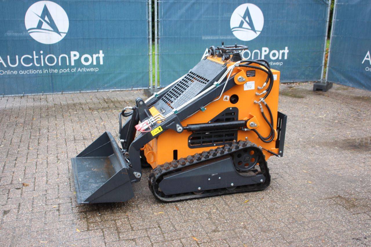 Skid steer loader Landhero Petrol