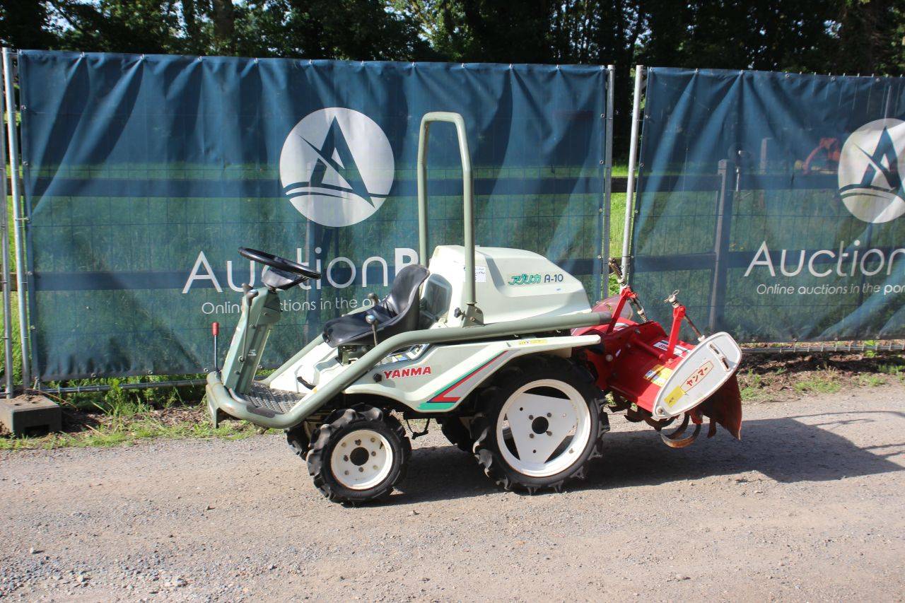Kleintraktor Yanmar A-10 Diesel 10 PS mit Grubber