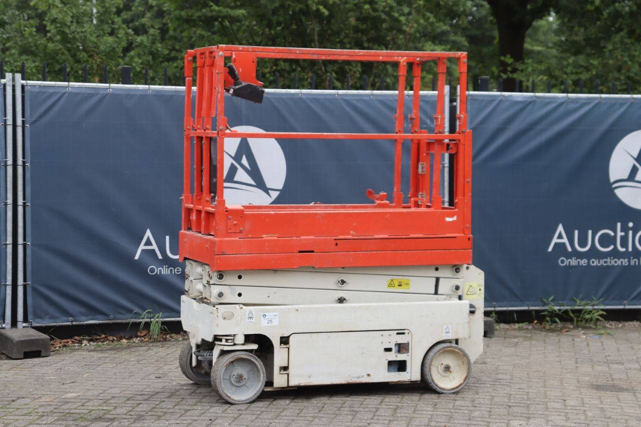 Scissor lift Genie GS-1532 Electric 6.6m 2012