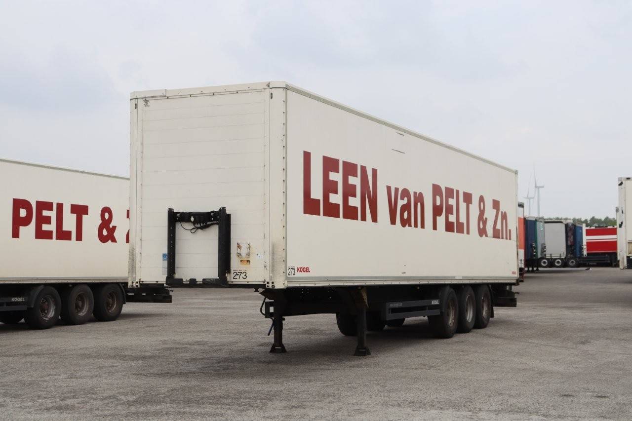Closed Semi-trailer Gehl S24 2012