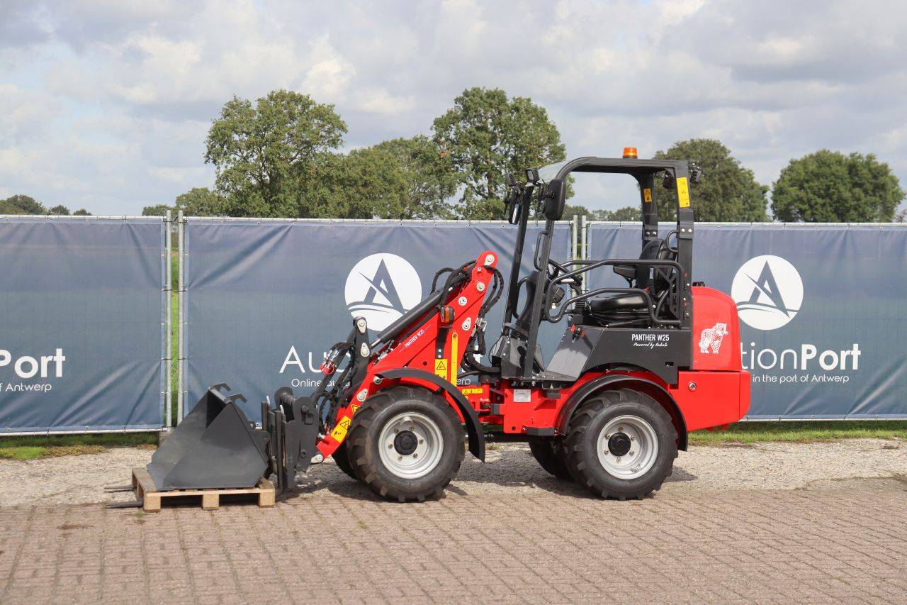 Pala gommata Panther/Landward W1160 Diesel 18,2 kW 2025