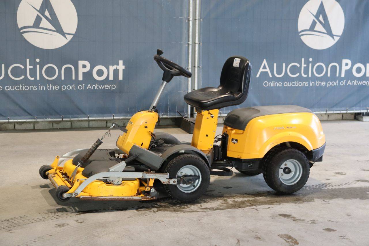 Stiga Park 320 Petrol Riding Mower 2016